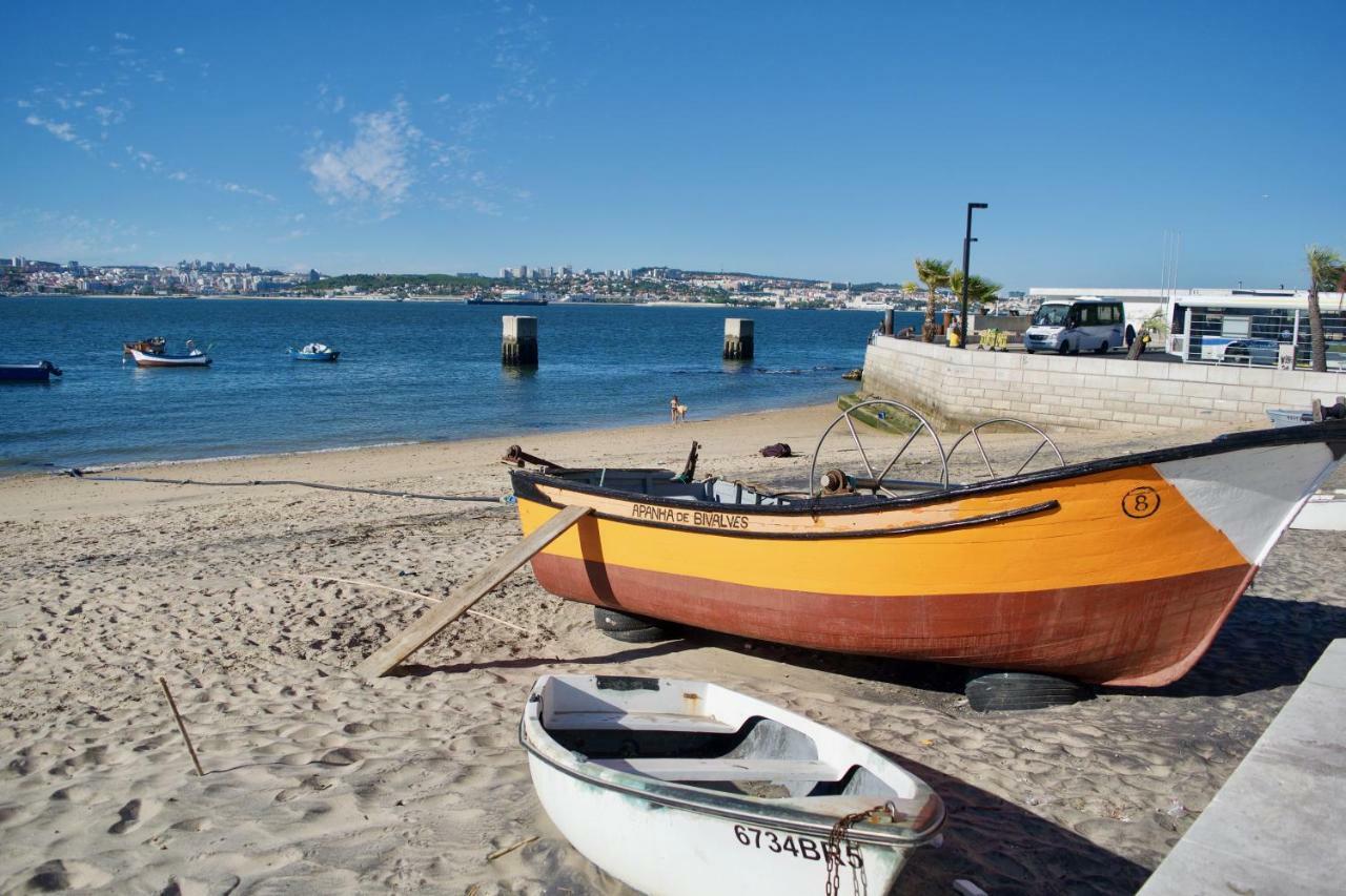 Vila Fisherman'S House - A Boat Ride From Lisbon Trafaria Exteriér fotografie