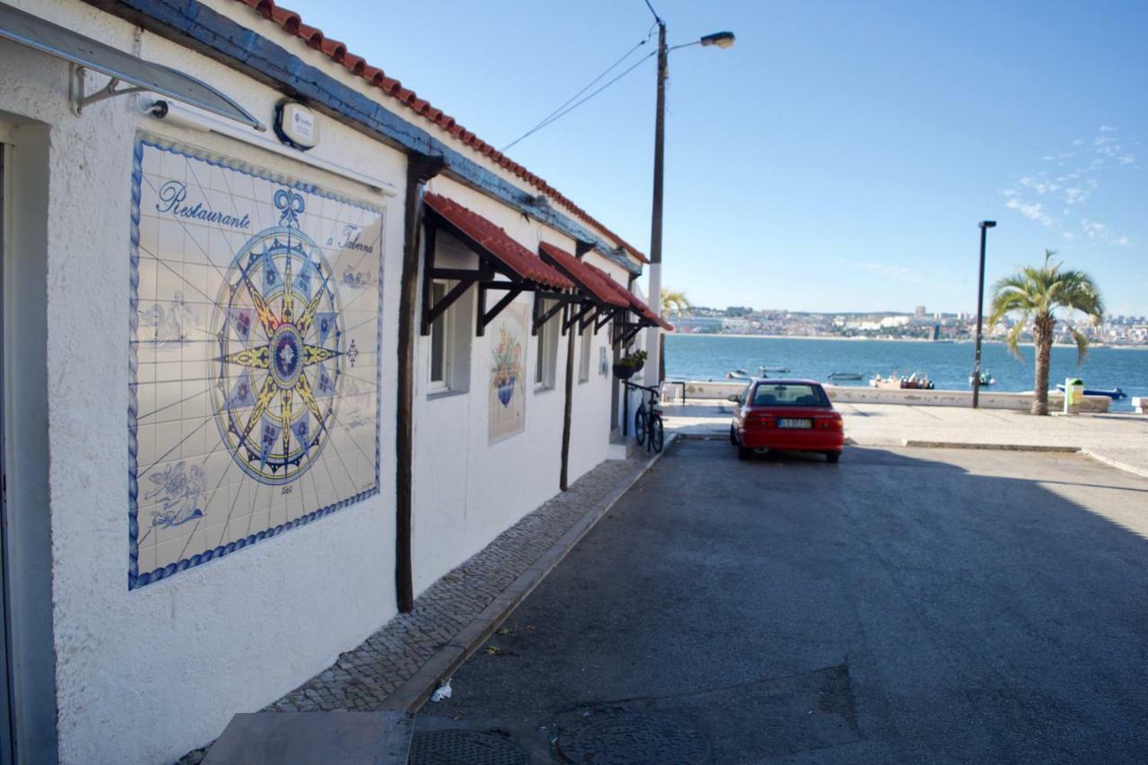 Vila Fisherman'S House - A Boat Ride From Lisbon Trafaria Exteriér fotografie