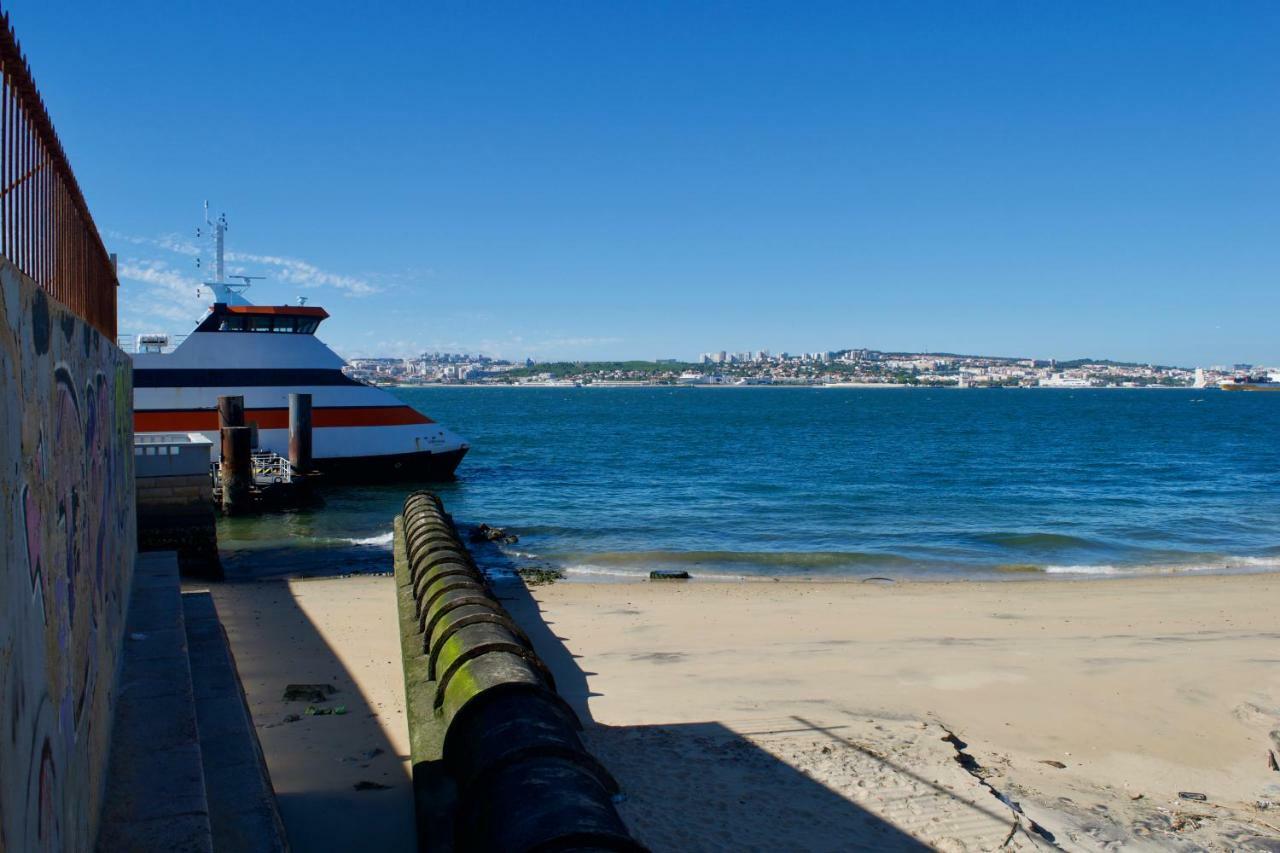 Vila Fisherman'S House - A Boat Ride From Lisbon Trafaria Exteriér fotografie